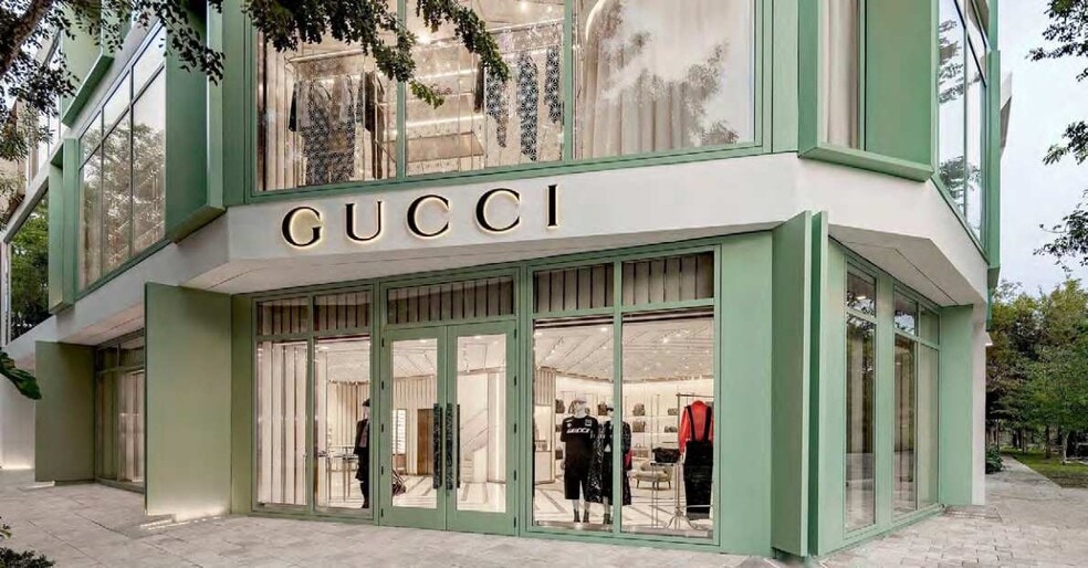 More Photos Of 15 NE 41st St, Miami General Retail For Lease
