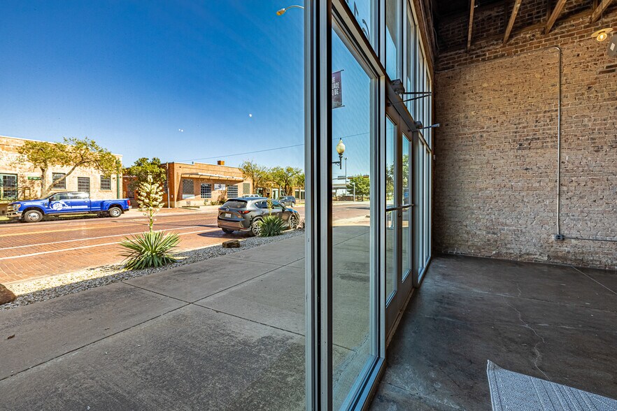 More Photos Of 615 Broadway St, Lubbock Office For Lease