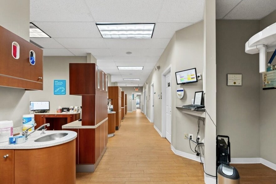 More Photos Of 2330 Colony Crossing Pl, Midlothian Medical For Sale