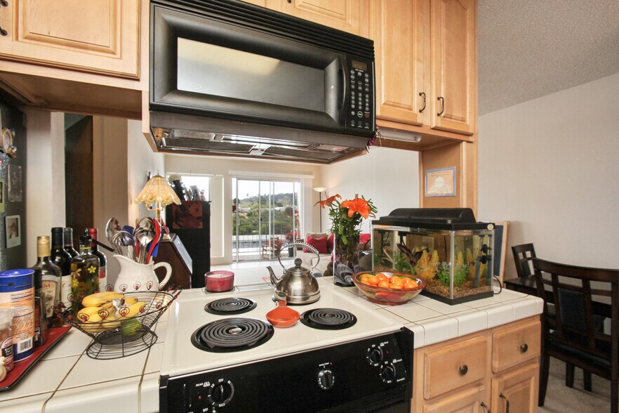 More Photos Of 2200 Village Ct, Belmont Apartments For Sale