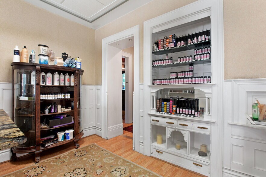 More Photos Of 409 N Jefferson St, New Castle Office Residential For Sale