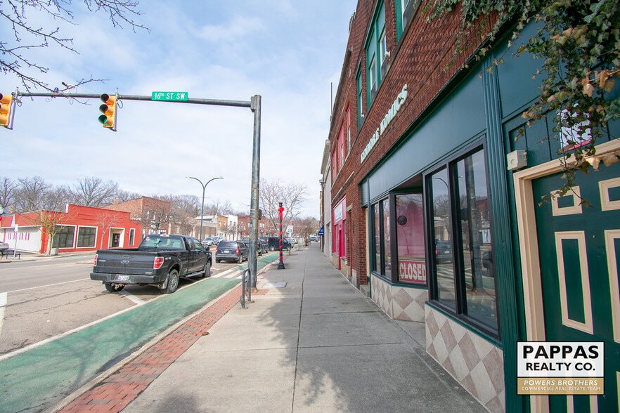 More Photos Of 1020 Kenmore Blvd, Akron Storefront Retail Residential For Lease