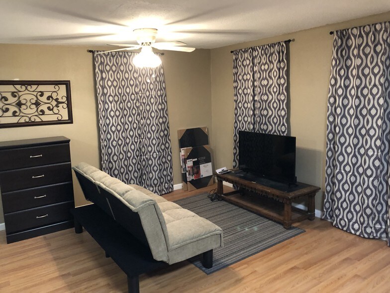 More Photos Of 5202 County Road 469, Brazoria Apartments For Sale