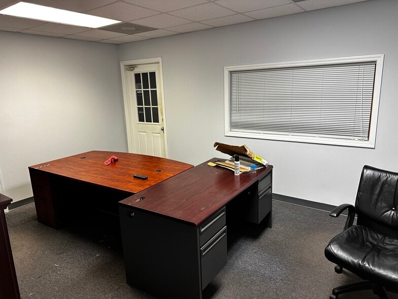 More Photos Of 2169 Centennial Dr, Gainesville Warehouse For Lease
