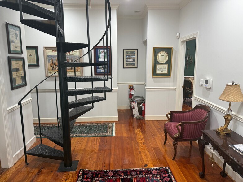 More Photos Of 56 Wentworth St, Charleston Office For Sale