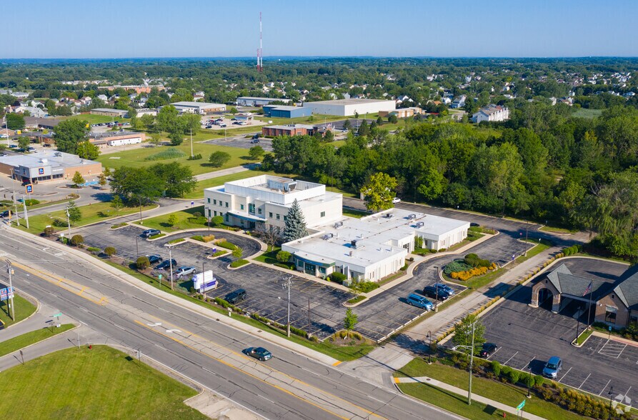 More Photos Of 2 E Rollins Rd, Round Lake Beach Medical For Lease