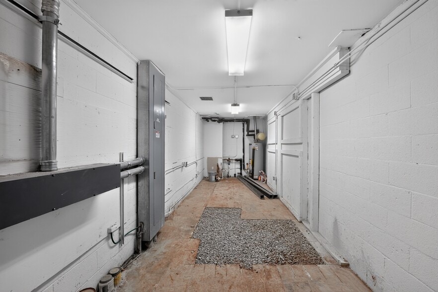 More Photos Of 5234 N Roxboro Rd, Durham Freestanding For Lease