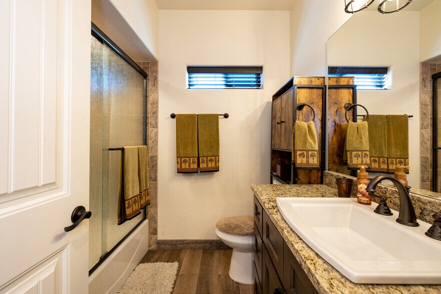 More Photos Of 116 S 1st St, Williams Office For Sale