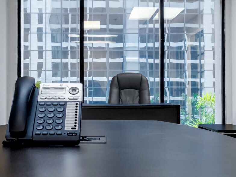 More Photos Of 1110 Brickell Ave, Miami Office For Lease