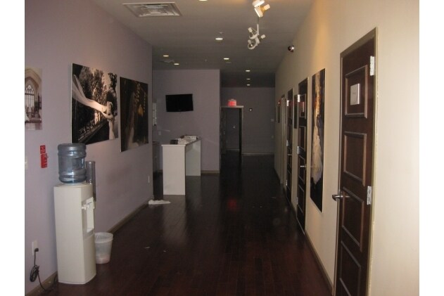 More Photos Of 718 Chestnut St, Philadelphia Storefront Retail Office For Sale