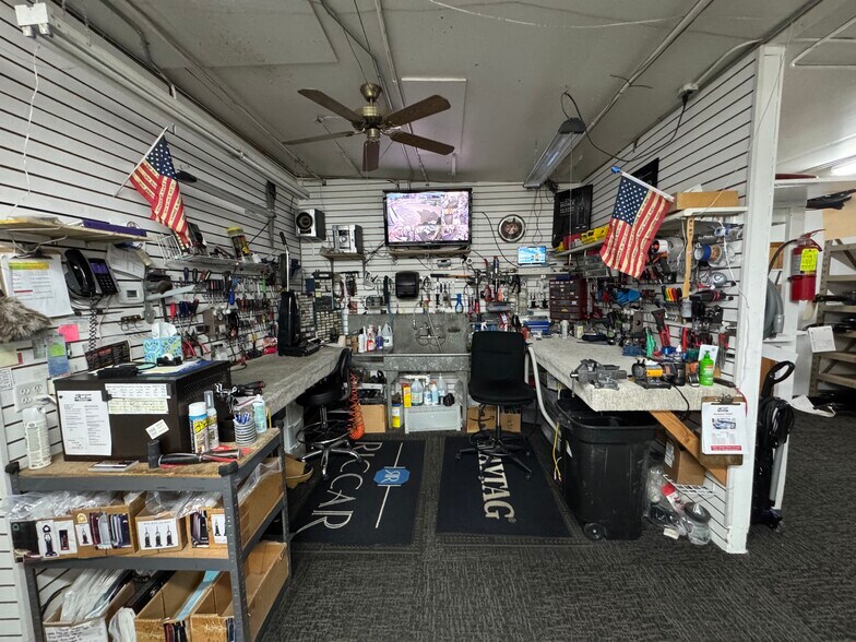 More Photos Of 223 E Main Ave, Bismarck Showroom For Sale