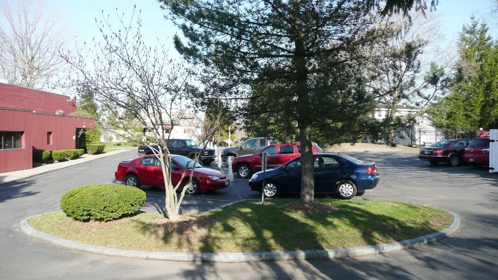 More Photos Of 2200 E Genesee St, Syracuse Medical For Lease