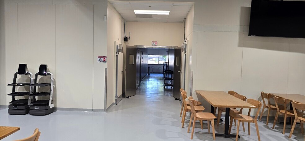 More Photos Of 510 E Anderson Ln, Austin Restaurant For Lease