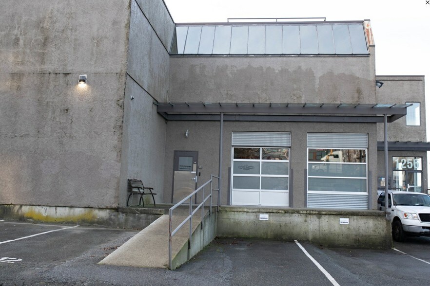 More Photos Of 1256 E 6th Ave, Vancouver Flex For Lease