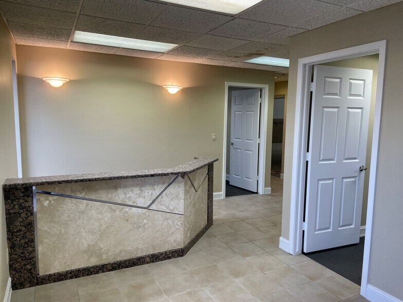 More Photos Of 17560-17600 Helro Dr, Fraser Warehouse For Lease