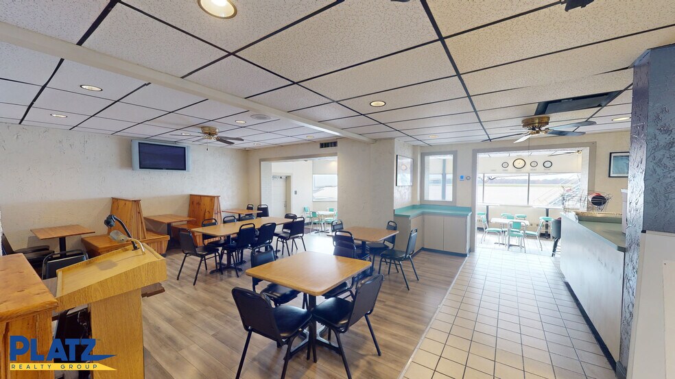 More Photos Of 1453 Youngstown Kingsville Rd NE, Vienna Restaurant For Lease