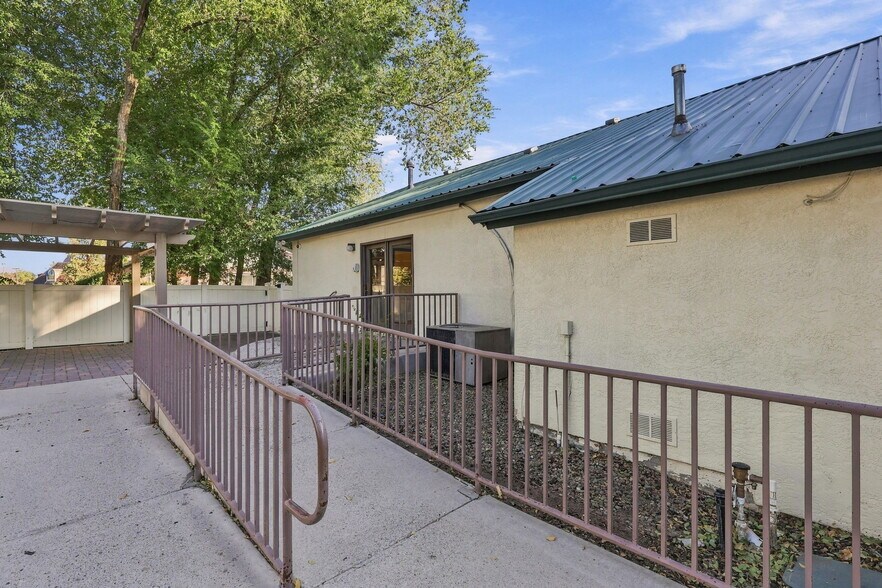 More Photos Of 1671 US Highway 395 N, Minden Office For Sale