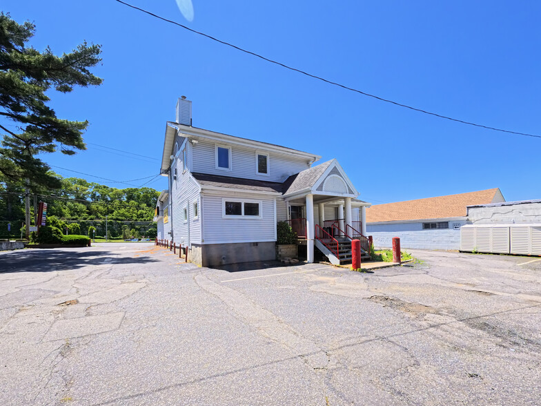 More Photos Of 125 E Jericho Tpke, Huntington Station Freestanding For Lease