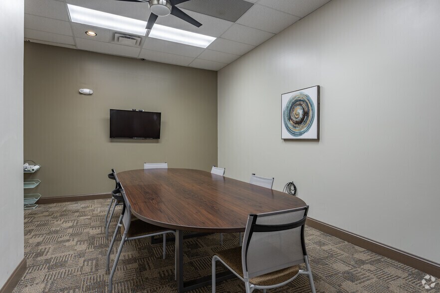 More Photos Of 375-409 Lear Rd, Avon Lake Unknown For Lease