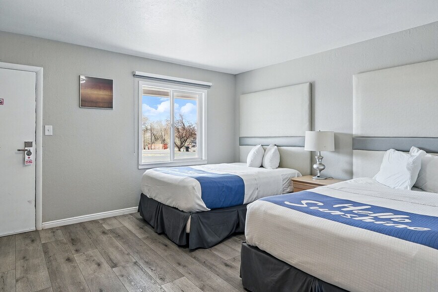 More Photos Of 91 E Main St, Bicknell Hotel For Sale