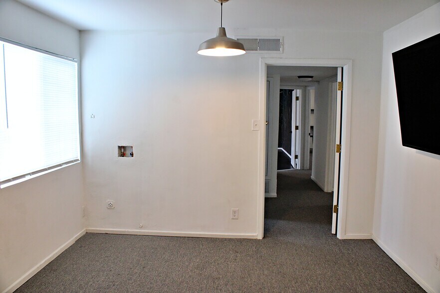 More Photos Of 2317 E Missouri Ave, El Paso Freestanding For Lease