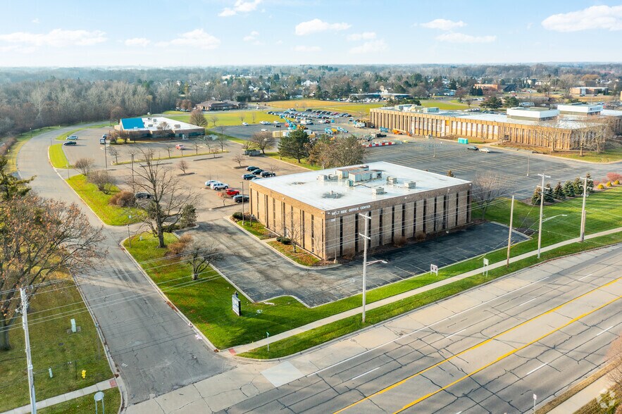 More Photos Of 7201 W Saginaw Hwy, Lansing Medical For Lease