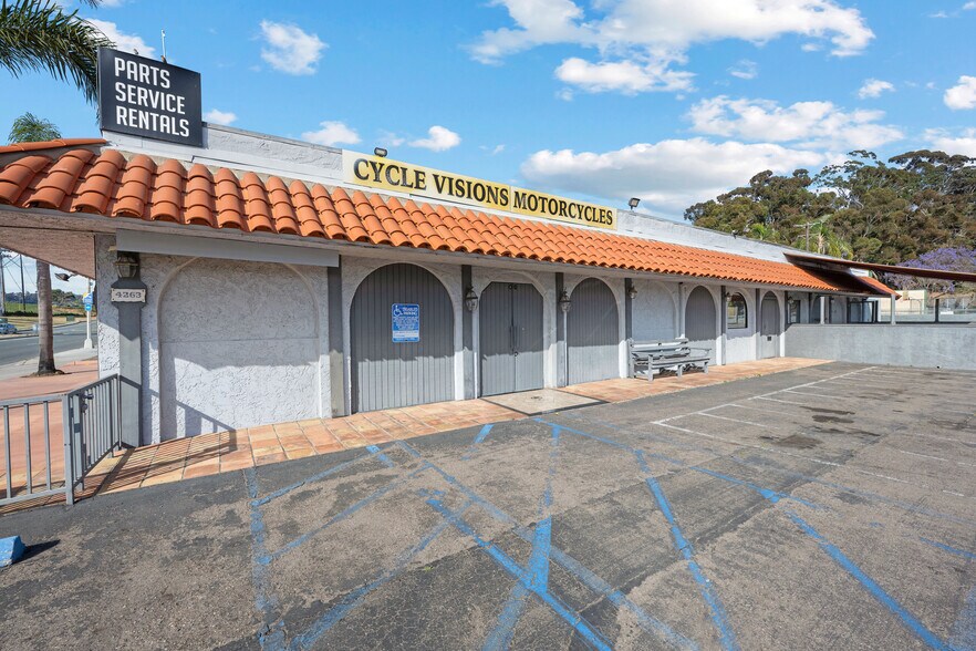 More Photos Of 4263 Taylor St, San Diego General Retail For Sale