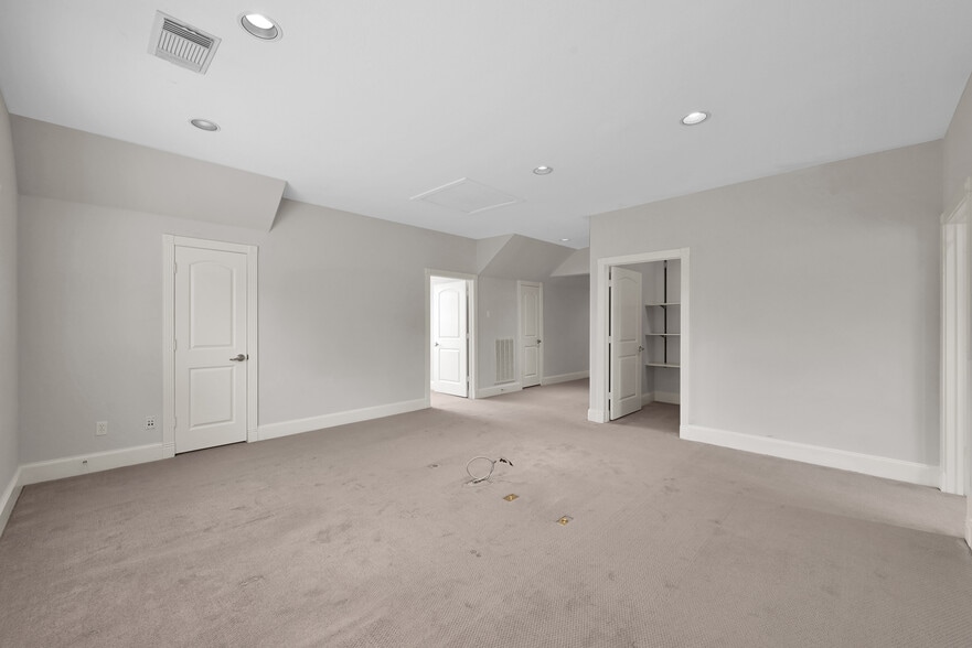 More Photos Of 25511 Budde Rd, The Woodlands Office For Lease