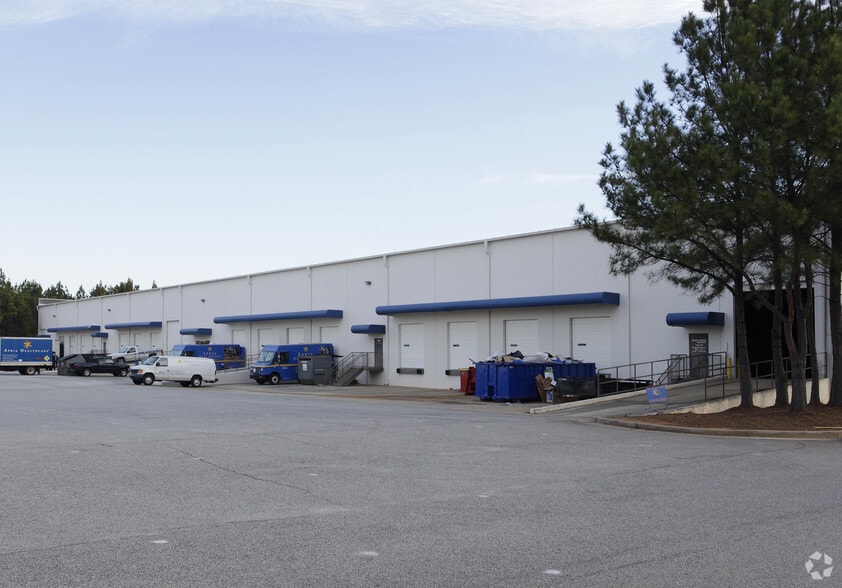 More Photos Of 375 International Park, Newnan Warehouse For Lease