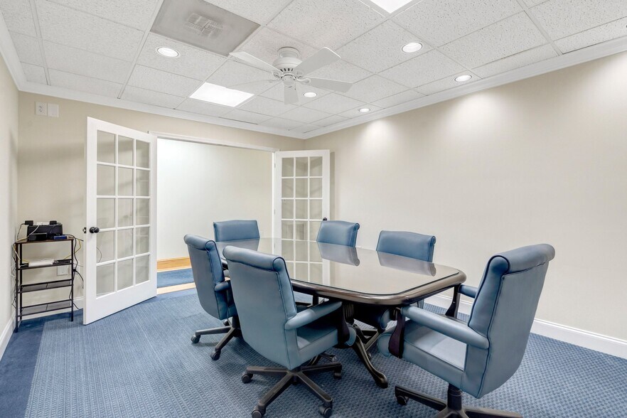 More Photos Of 10525 Braddock Rd, Fairfax Medical For Sale