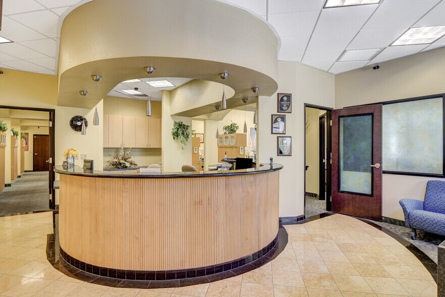 More Photos Of 8867 W Flamingo Rd, Las Vegas Office For Sale