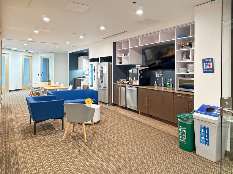 More Photos Of 885 W Georgia St, Vancouver Coworking Space