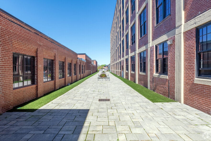 More Photos Of 12 Eagle St, Providence Apartments For Lease