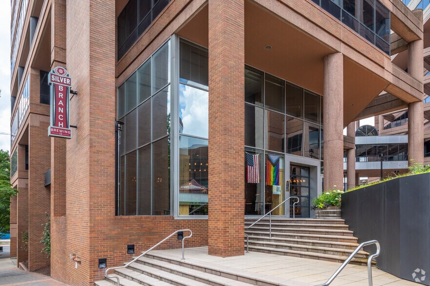 More Photos Of 8405 Colesville Rd, Silver Spring Unknown For Lease