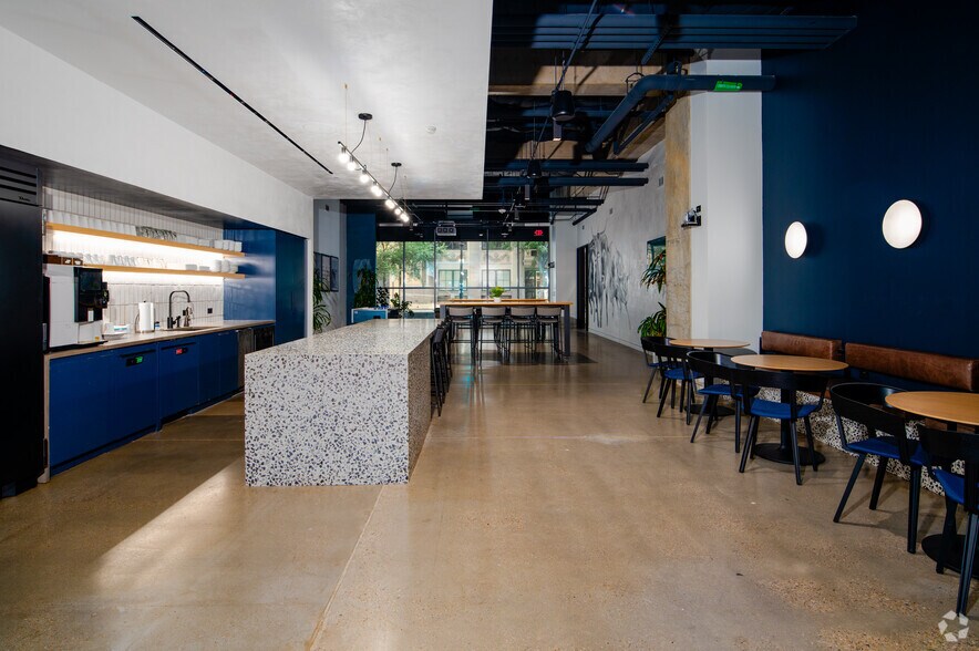 More Photos Of 702 Houston St, Fort Worth Coworking Space