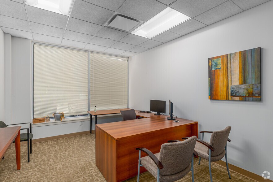 More Photos Of 402-404 Lippincott Dr, Marlton Medical For Sale