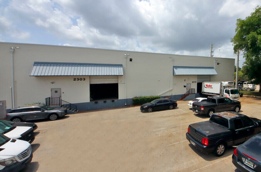 More Photos Of 2201-2211 Stirling Rd, Fort Lauderdale Unknown For Lease