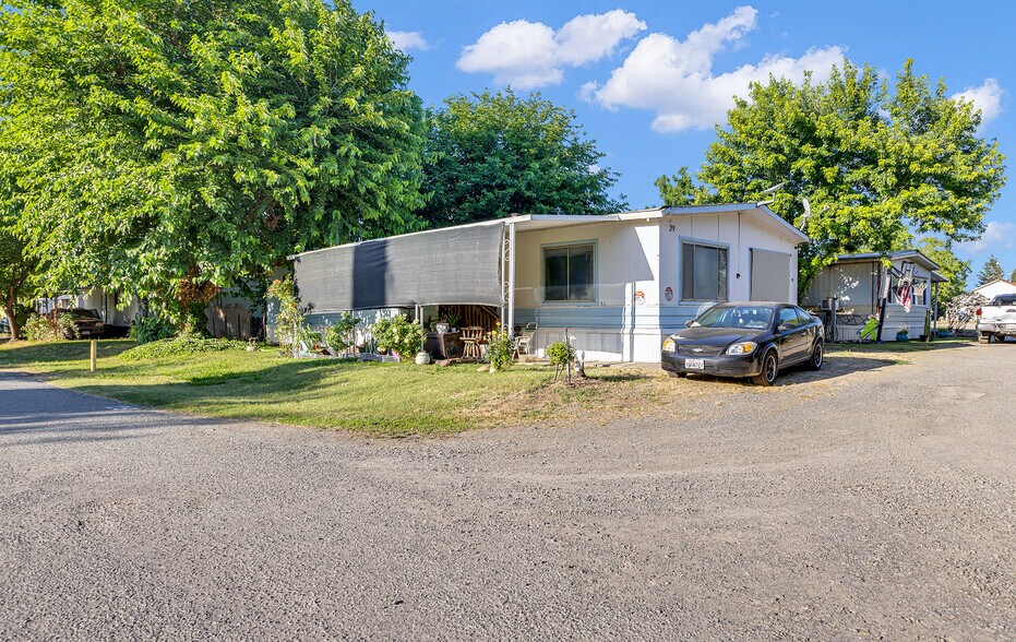More Photos Of 24850 5th Ave, Los Molinos Manufactured Housing Mobile Home Park For Sale