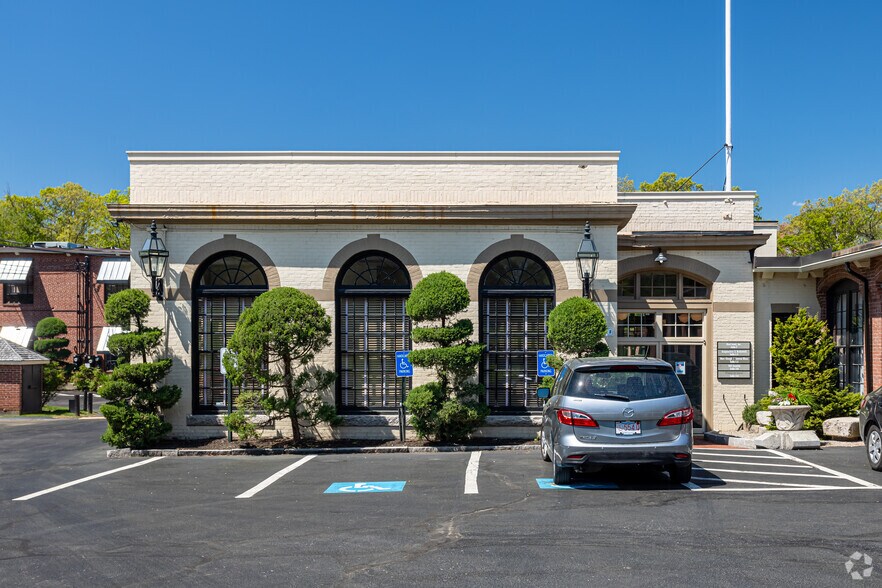 More Photos Of 31 Hayward St, Franklin Industrial For Lease