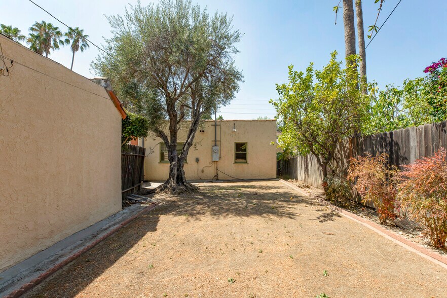 More Photos Of 4909 York Blvd, Los Angeles Office For Sale