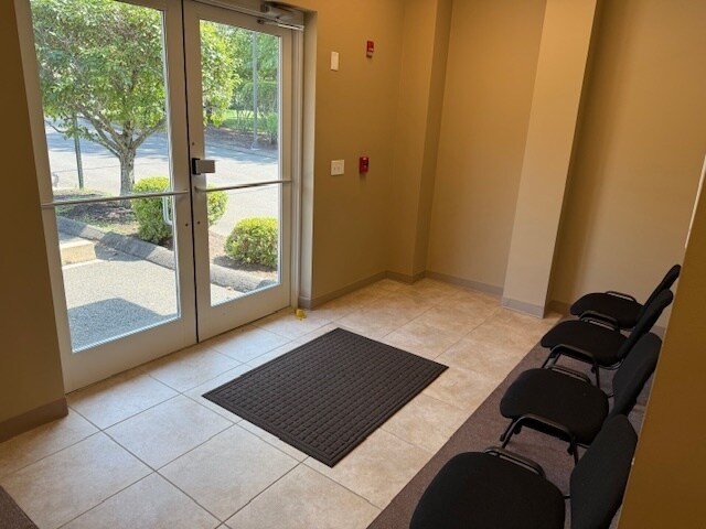 More Photos Of 100 Corporate Dr, Trumbull Research And Development For Lease