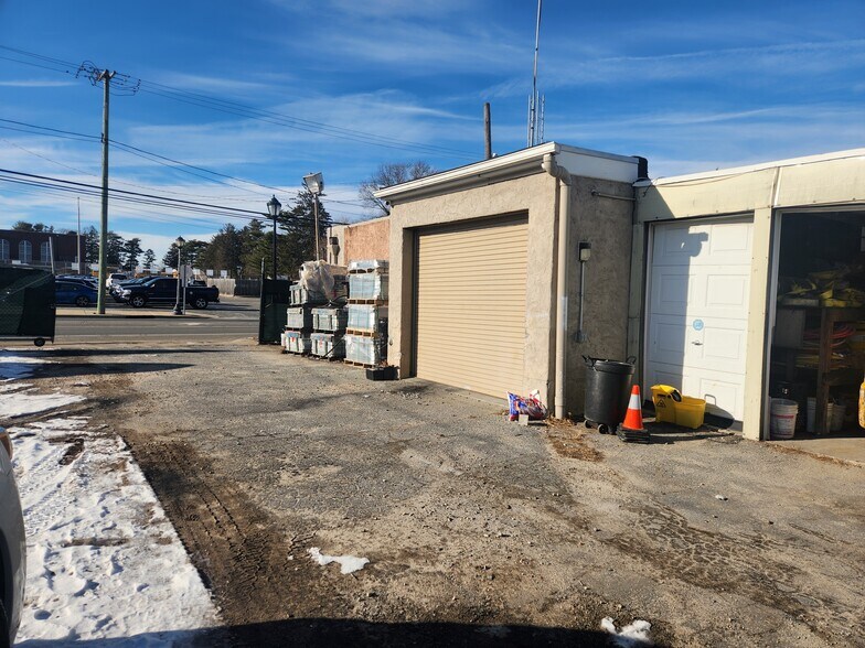 More Photos Of 659 Woodfield Rd, West Hempstead Land For Lease