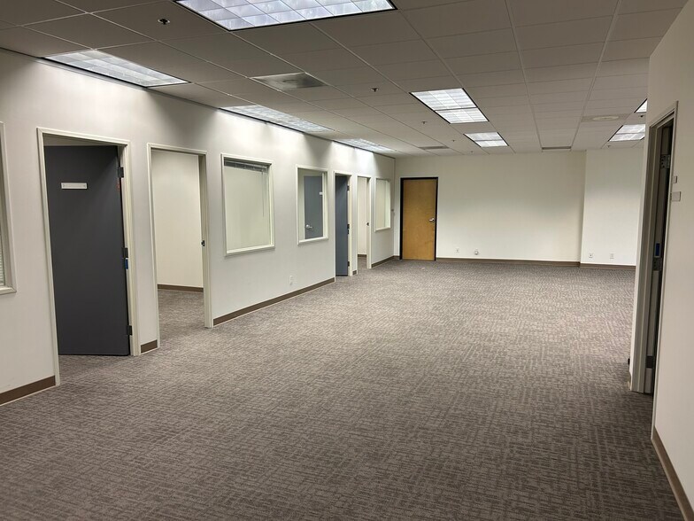 More Photos Of 25134 Rye Canyon Loop, Valencia Office For Lease