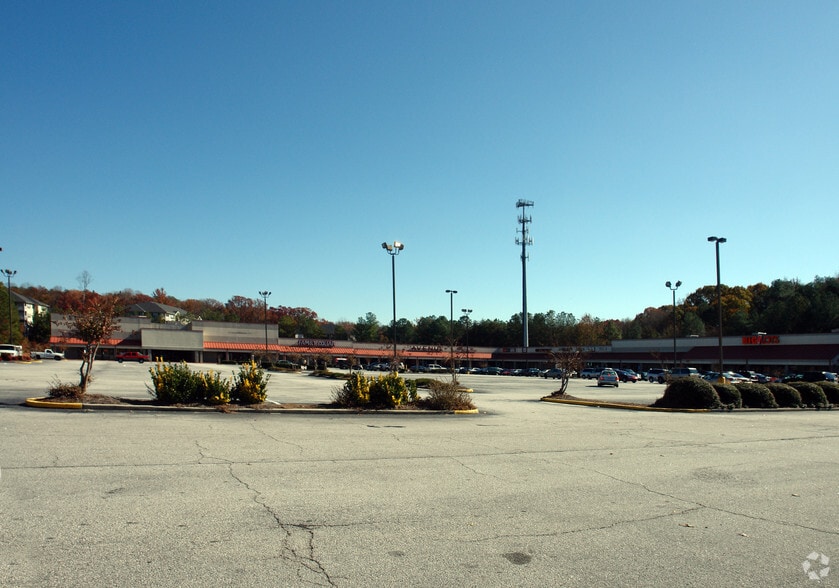 More Photos Of 6009-6023 Memorial Dr, Stone Mountain Unknown For Lease