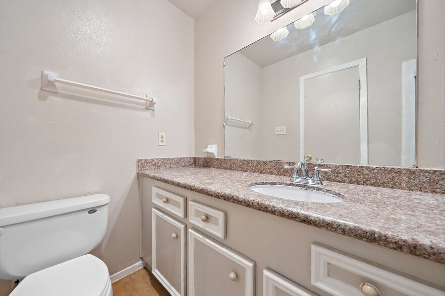 More Photos Of 2323 Burke, Pasadena Apartments For Sale