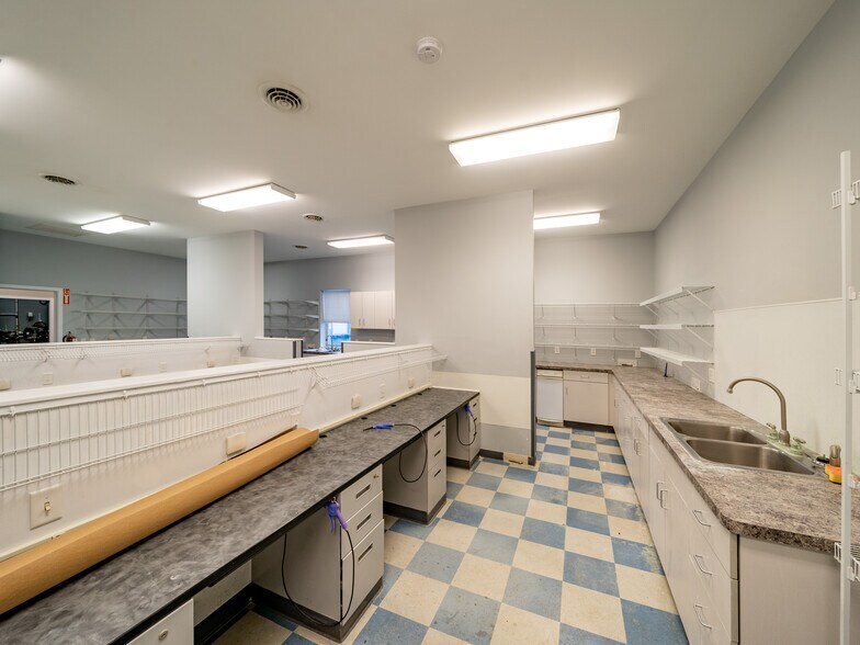 More Photos Of 35 Main St, Scottsville Office For Sale