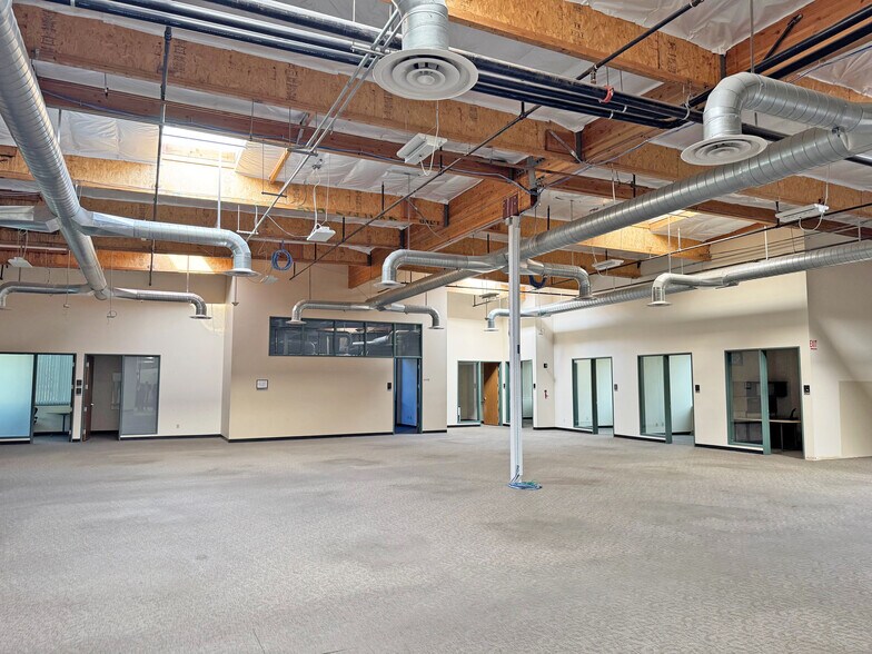 More Photos Of 428 Aviation Blvd, Santa Rosa Warehouse For Sale