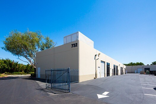 More Photos Of 720 E Carnegie Dr, San Bernardino Light Distribution For Lease
