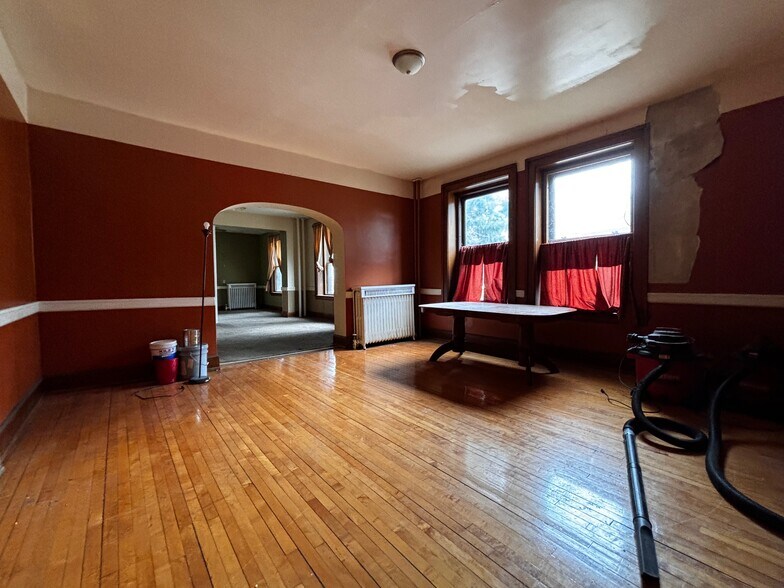 More Photos Of 512 N Lincoln St, Bay City Apartments For Sale
