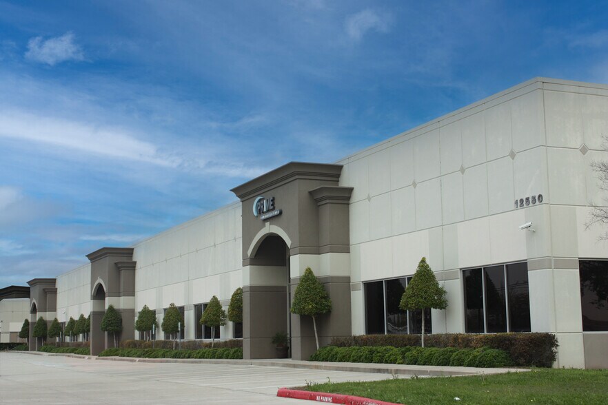 More Photos Of 12550 Reed Rd, Sugar Land Light Distribution For Lease